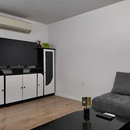 Apartment Centre